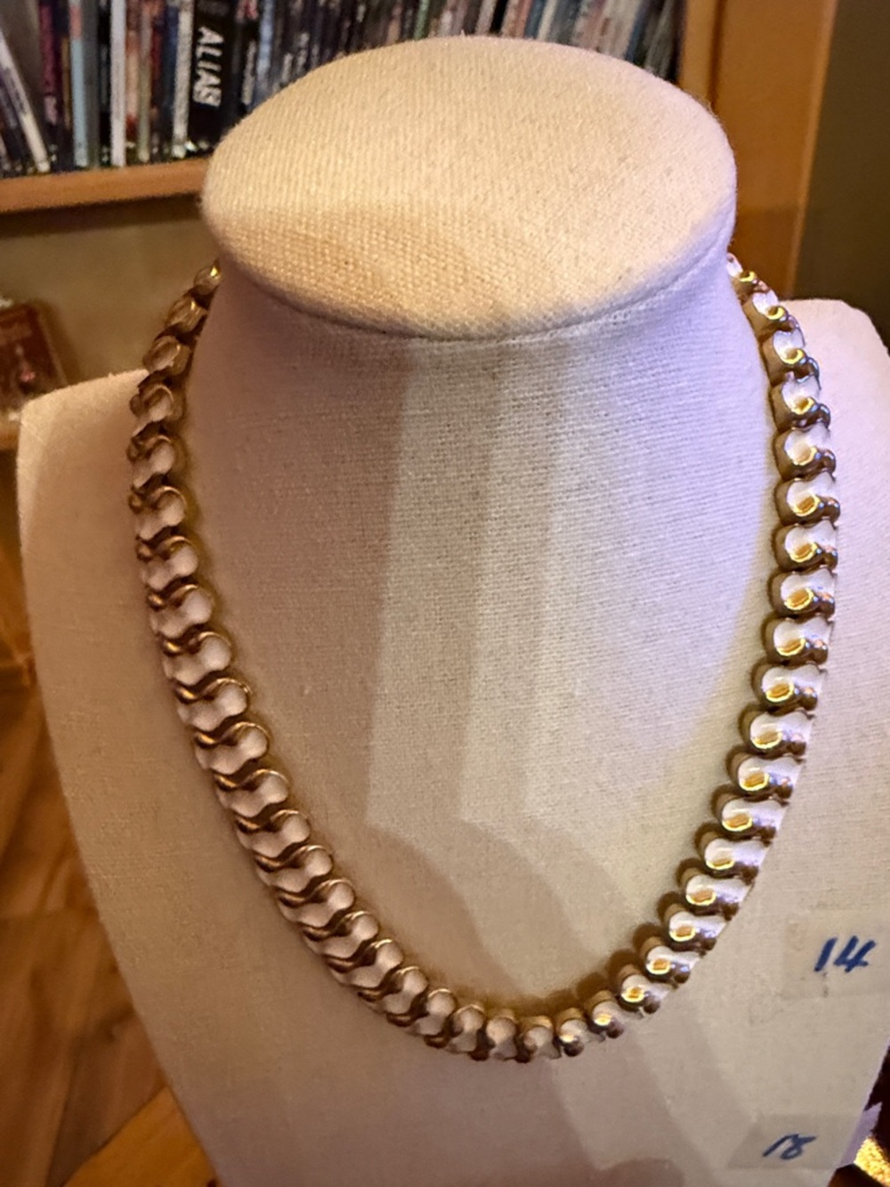 White Enamel Crown Trifari Gold Link-Style Women Necklace - Elegant Chain Design